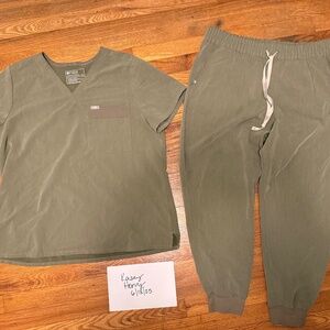 Figs Heather Olive Scrub Set